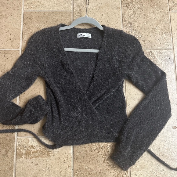Dark grey wrap sweater in size small by Hollister like new - Picture 2 of 2